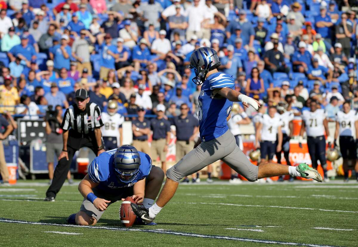 Memphis kicker Riley Patterson