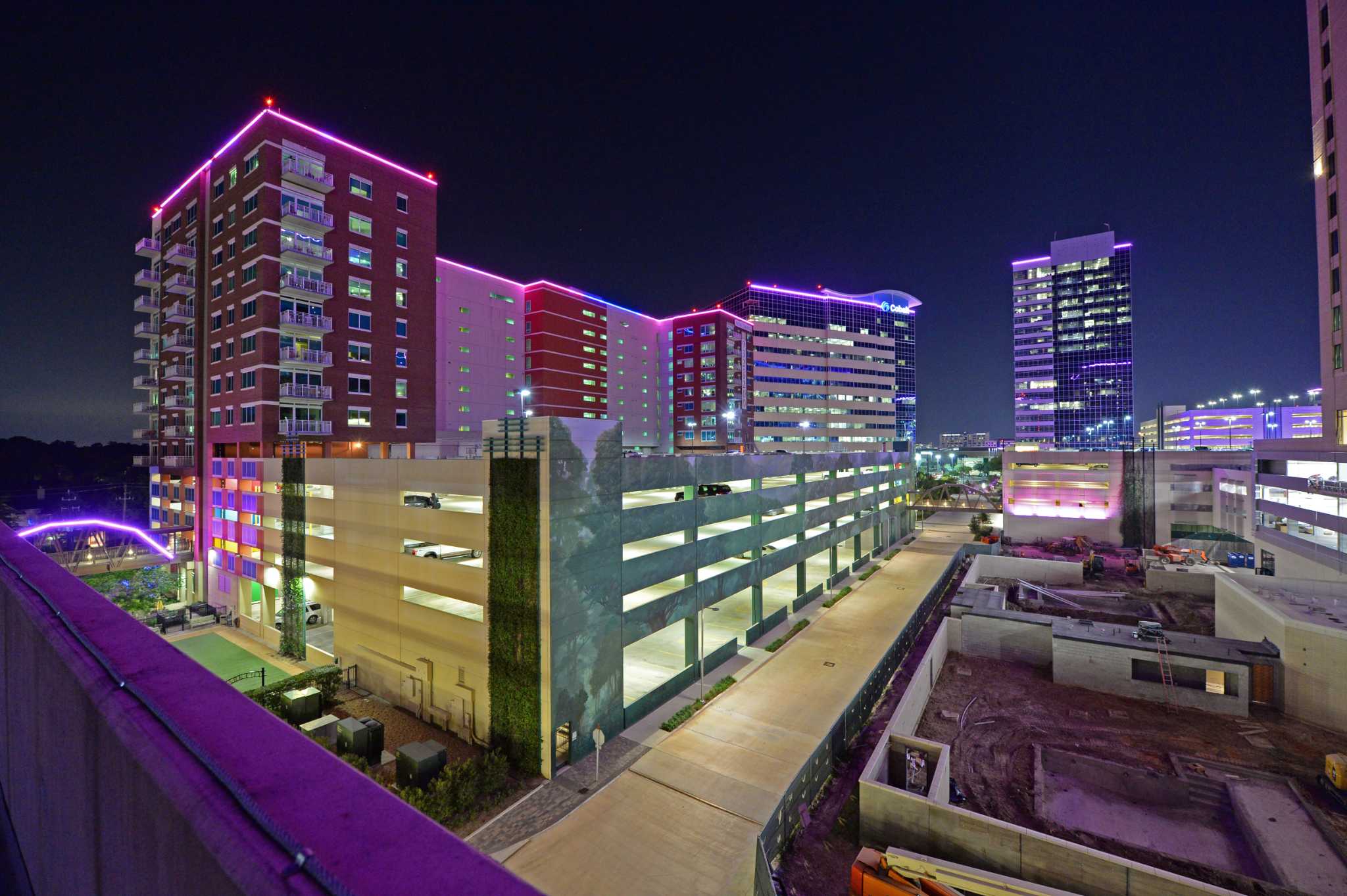 Memorial City turns pink Houston Chronicle
