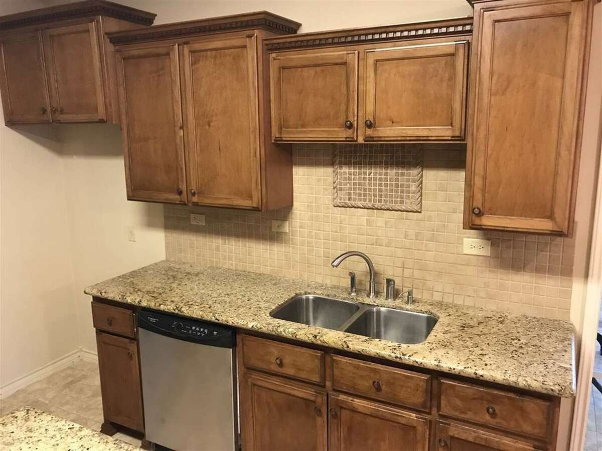 What 2,000 in rent gets you around Laredo