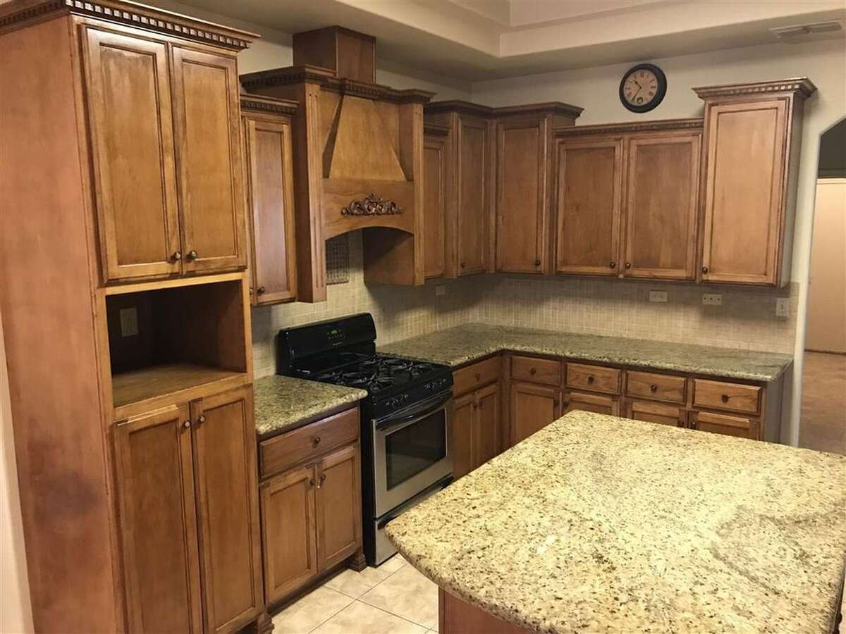 What 2,000 in rent gets you around Laredo