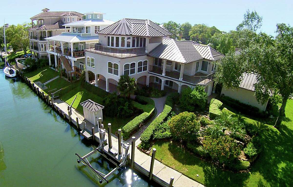Waterfront Kemah house set to hit the auction block