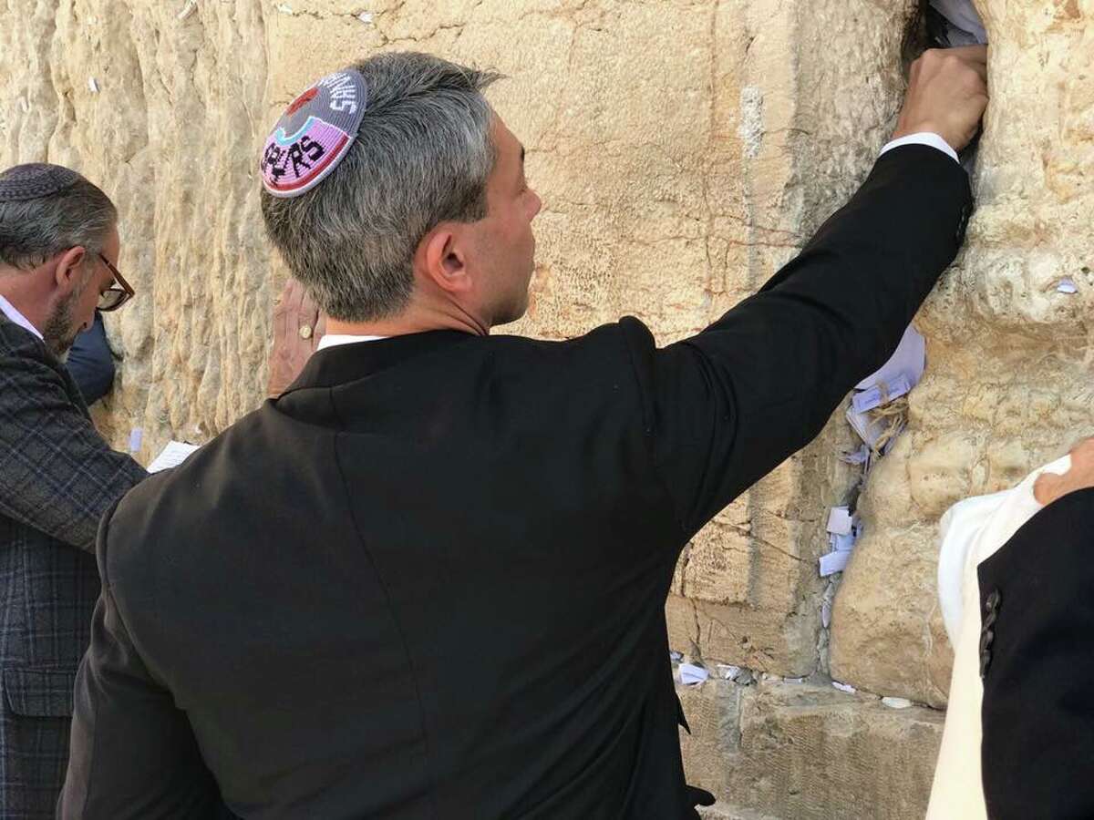 Mayor Ron Nirenberg visited Israel this week and wore a Spurs-themed yarmulke, or head covering.