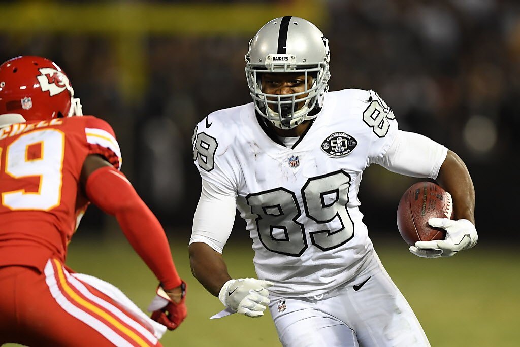 Raiders WR Amari Cooper named AFC Offensive Player of the Week for week 7 -  Silver And Black Pride