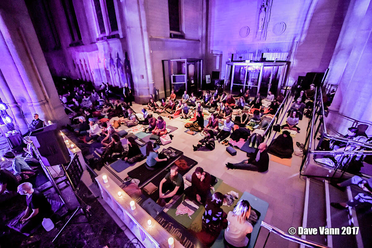 I tried the new SF meditation trend that's drawing people by the