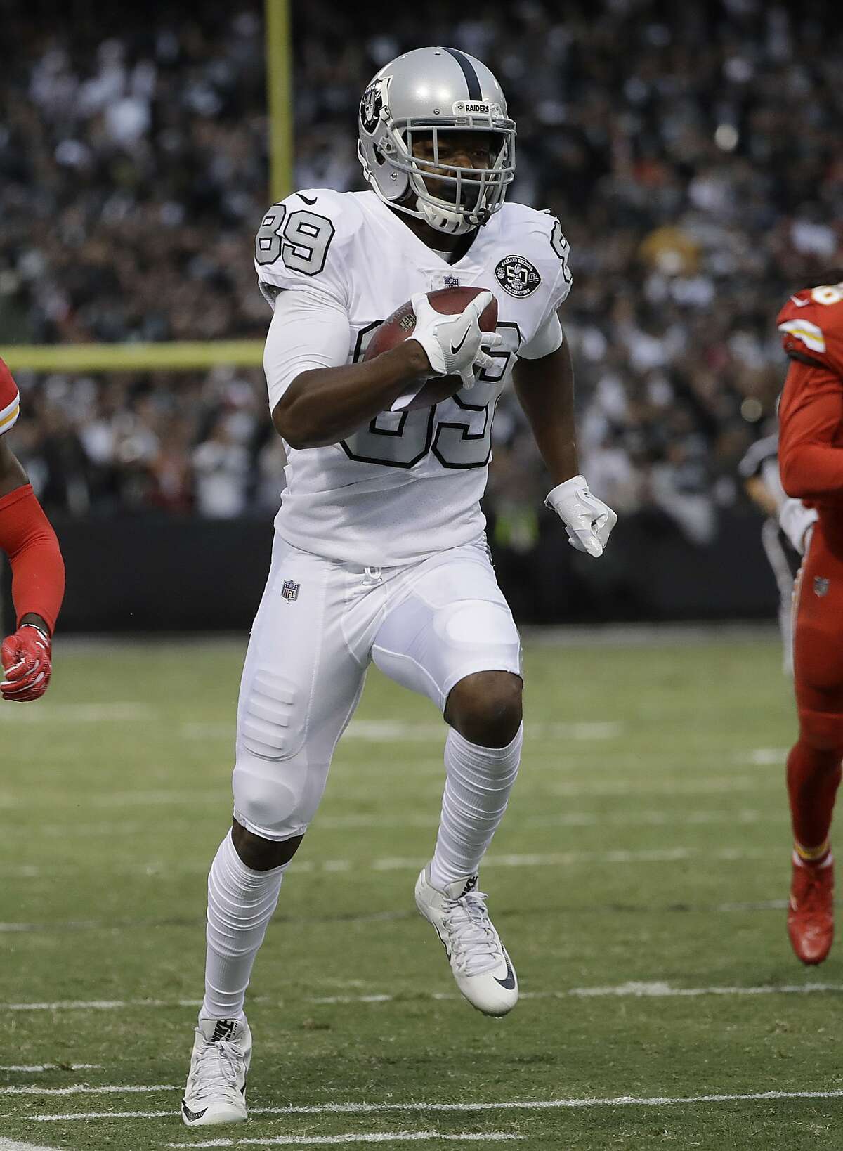 Oakland Raiders wide receiver Amari Cooper (89) against the