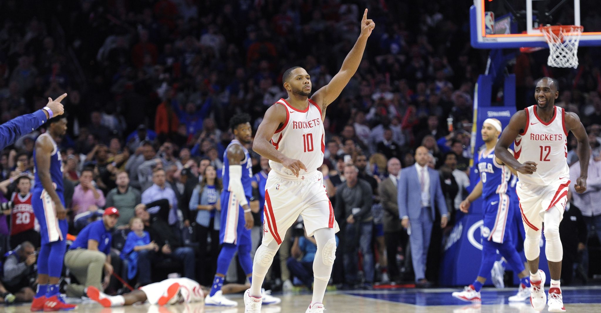 Eric Gordon's buzzer-beating 3 lifts Rockets over 76ers