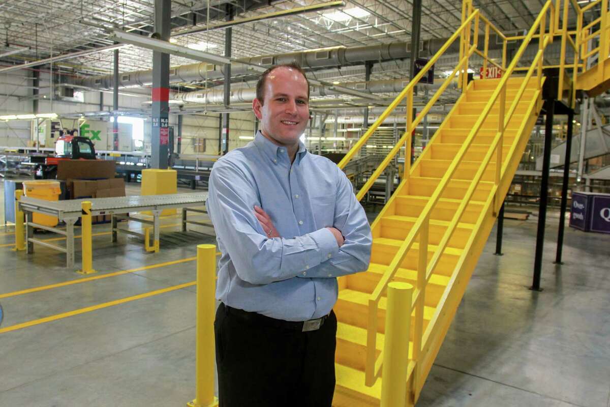 Massive new hub helps FedEx prep for holidays