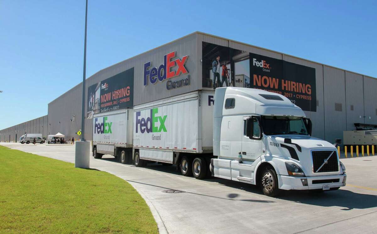 Massive new hub helps FedEx prep for holidays