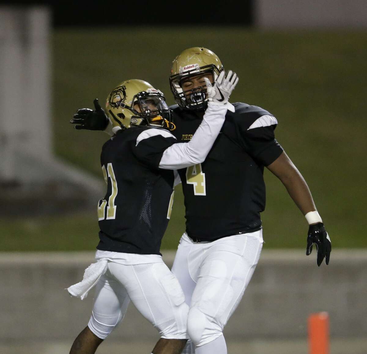 North Forest downs Kashmere to improve to 60