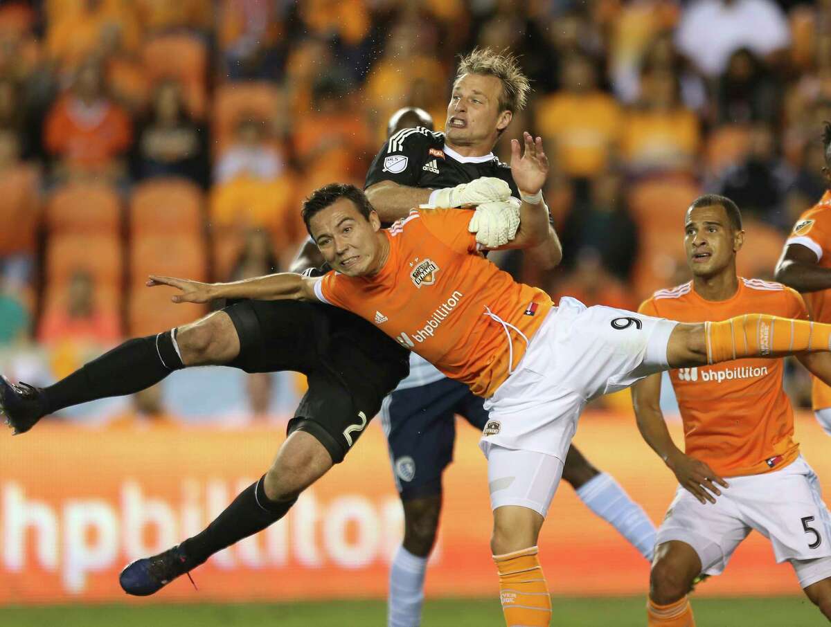 Mexican club Veracruz interested in Dynamo's Erick Torres