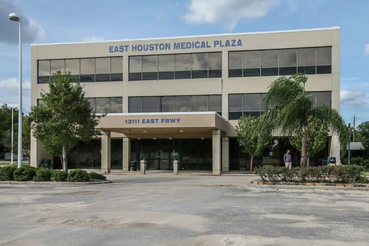 Harveydamaged East Houston Regional Medical Center will close