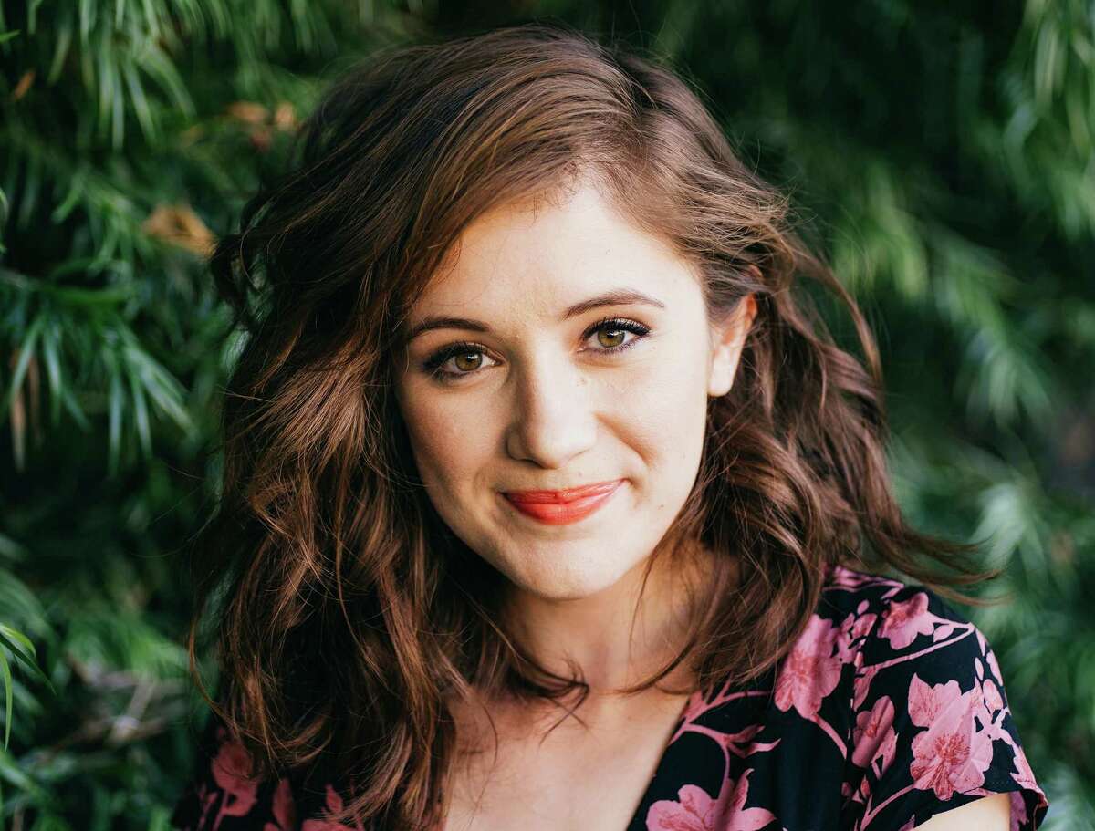 Born actress. Актриса комик американская. Noel актриса. Noël wells. Комики -актрисы женщины зарубежные.