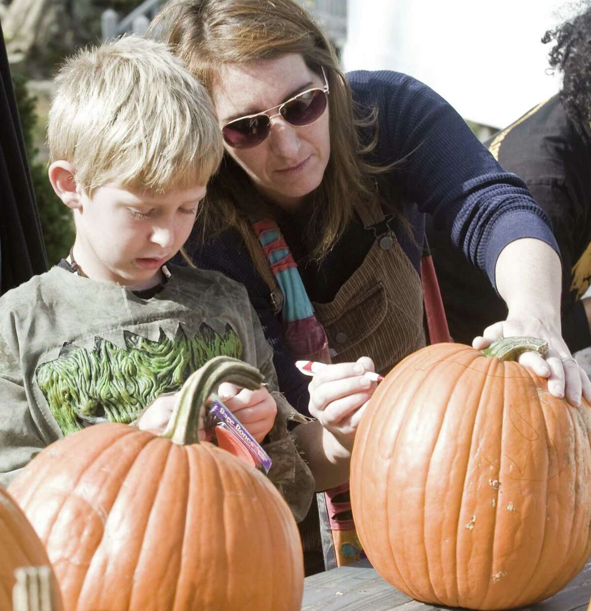 New Milford’s Hunt Hill Farm celebrates Halloween