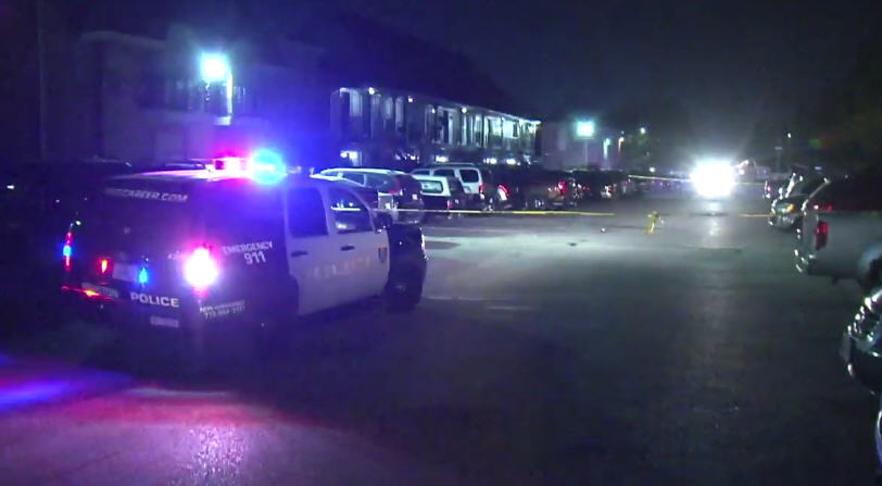 Husband shot after robbers target married couple outside Gulfton apartment