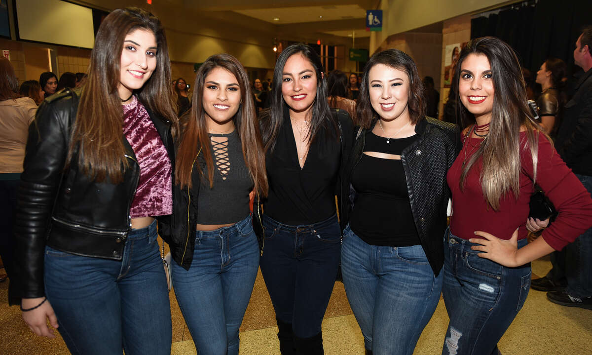 Laredoans head out to the Laredo Energy Arena to watch Reik on Saturday, Oct. 28, 2017.