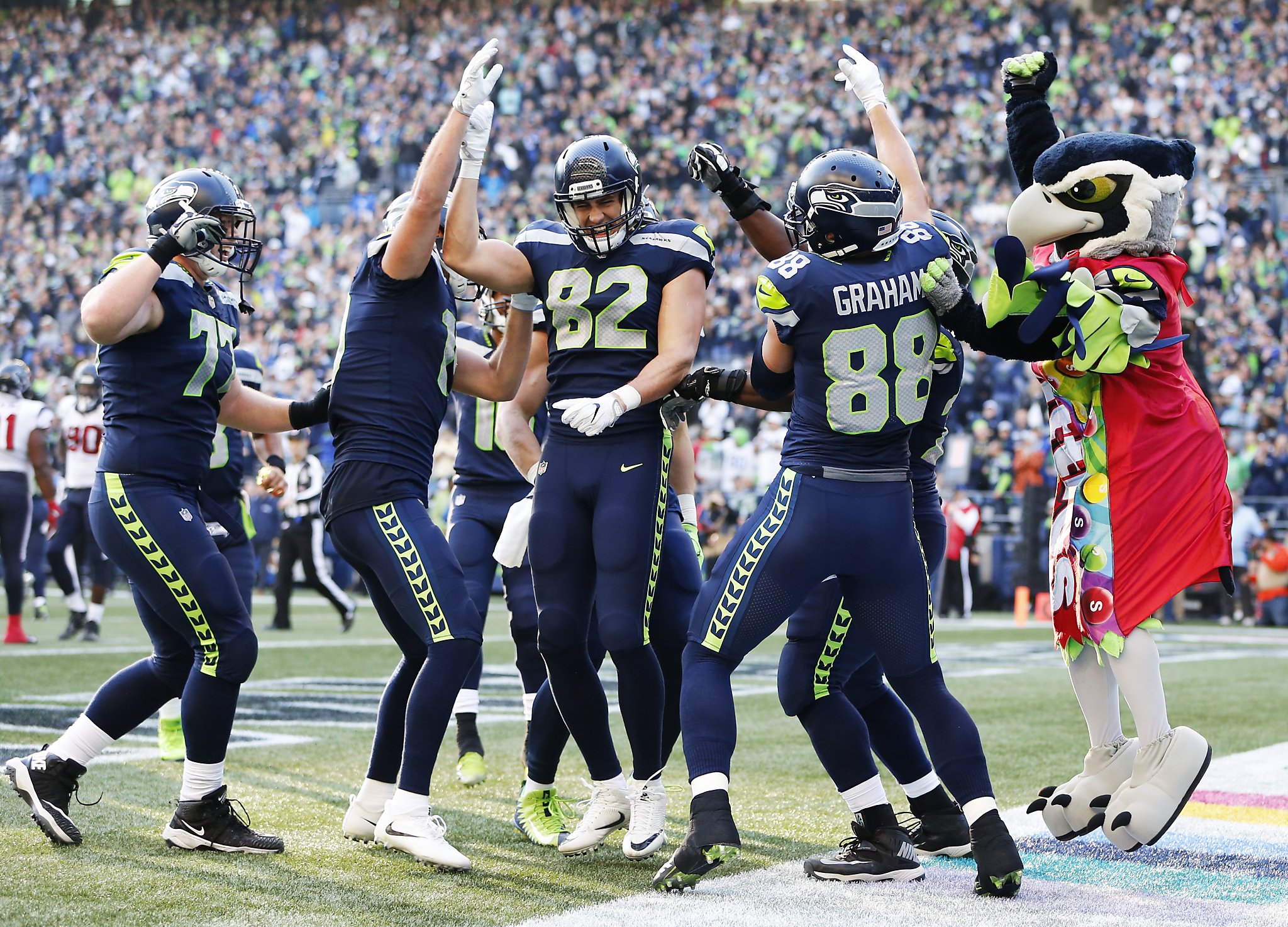 LaSalle's Luke Willson, family Super Bowl bound