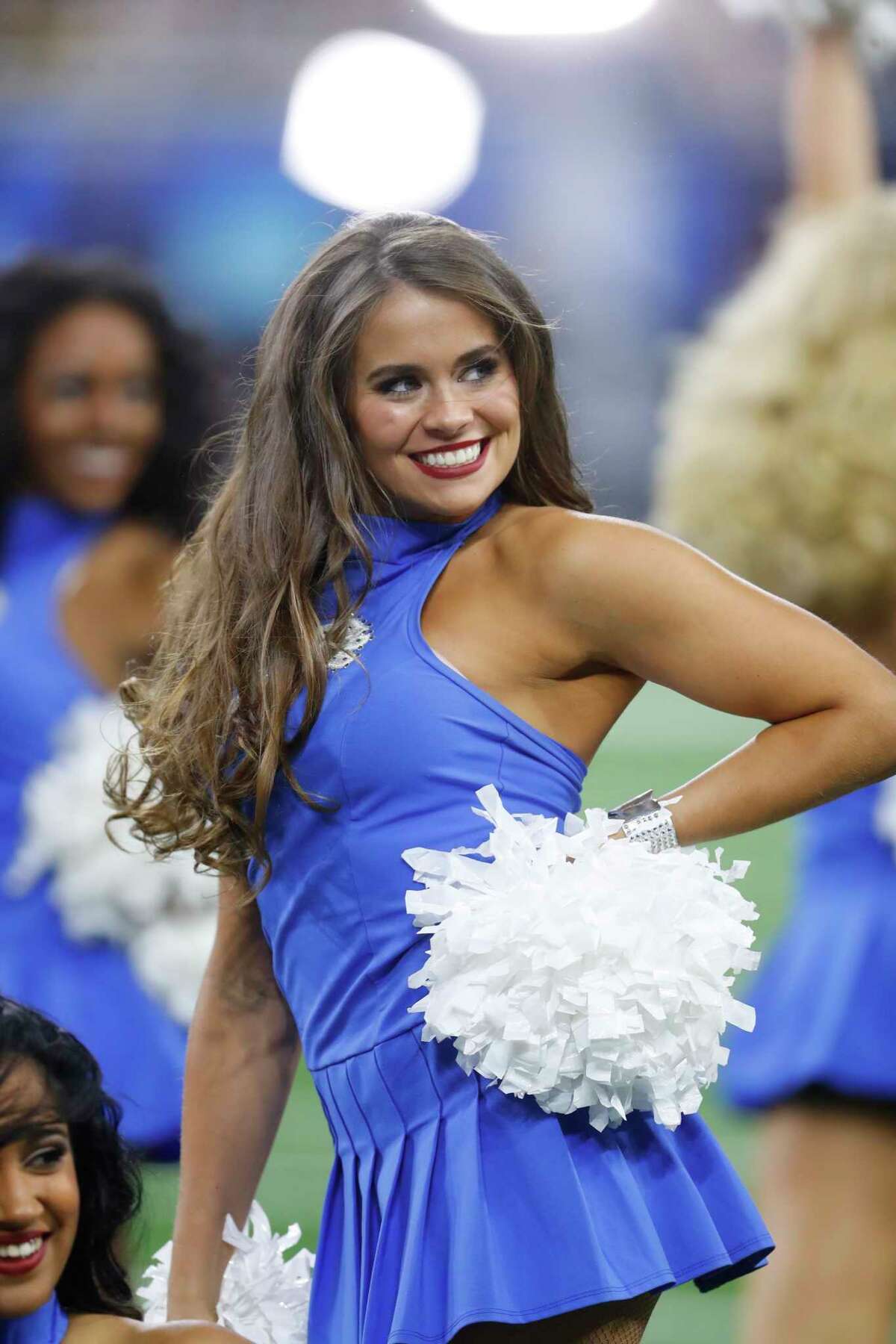 Nfl Cheerleaders Don Their Best Halloween Costumes