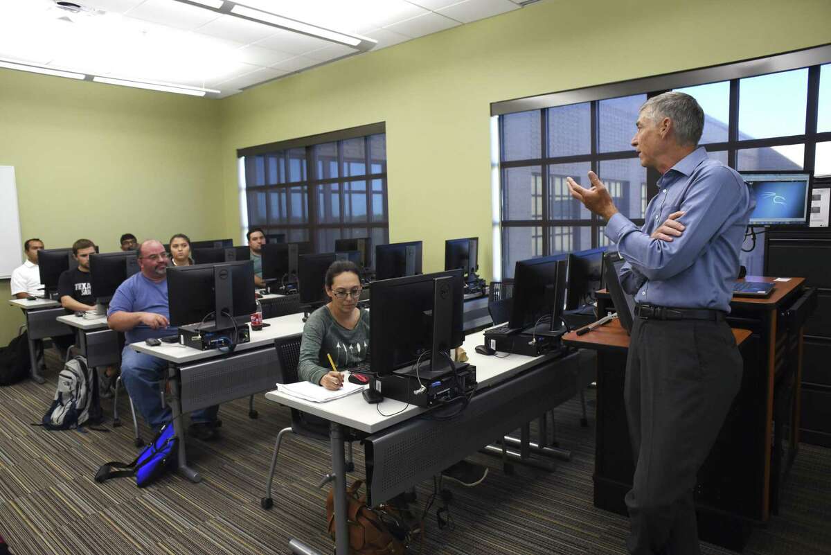 Dr. Kevin Barton teaches a cyber security class at Texas A&M University - San Antonio on Thursday, Oct. 26, 2017. The university has been redesignated by the National Security Agency as a National Center for Academic Excellence in Cyber Defense Education (CAE-CDE) through the year 2022.