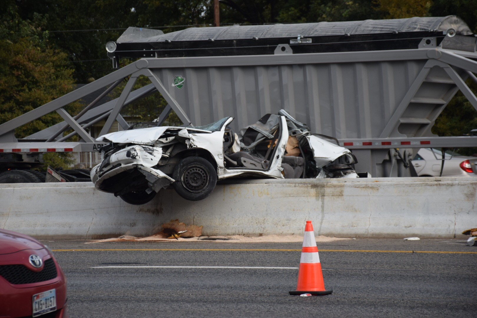 Fatal accident involving tractor-trailer closes multiple lanes of Hwy ...