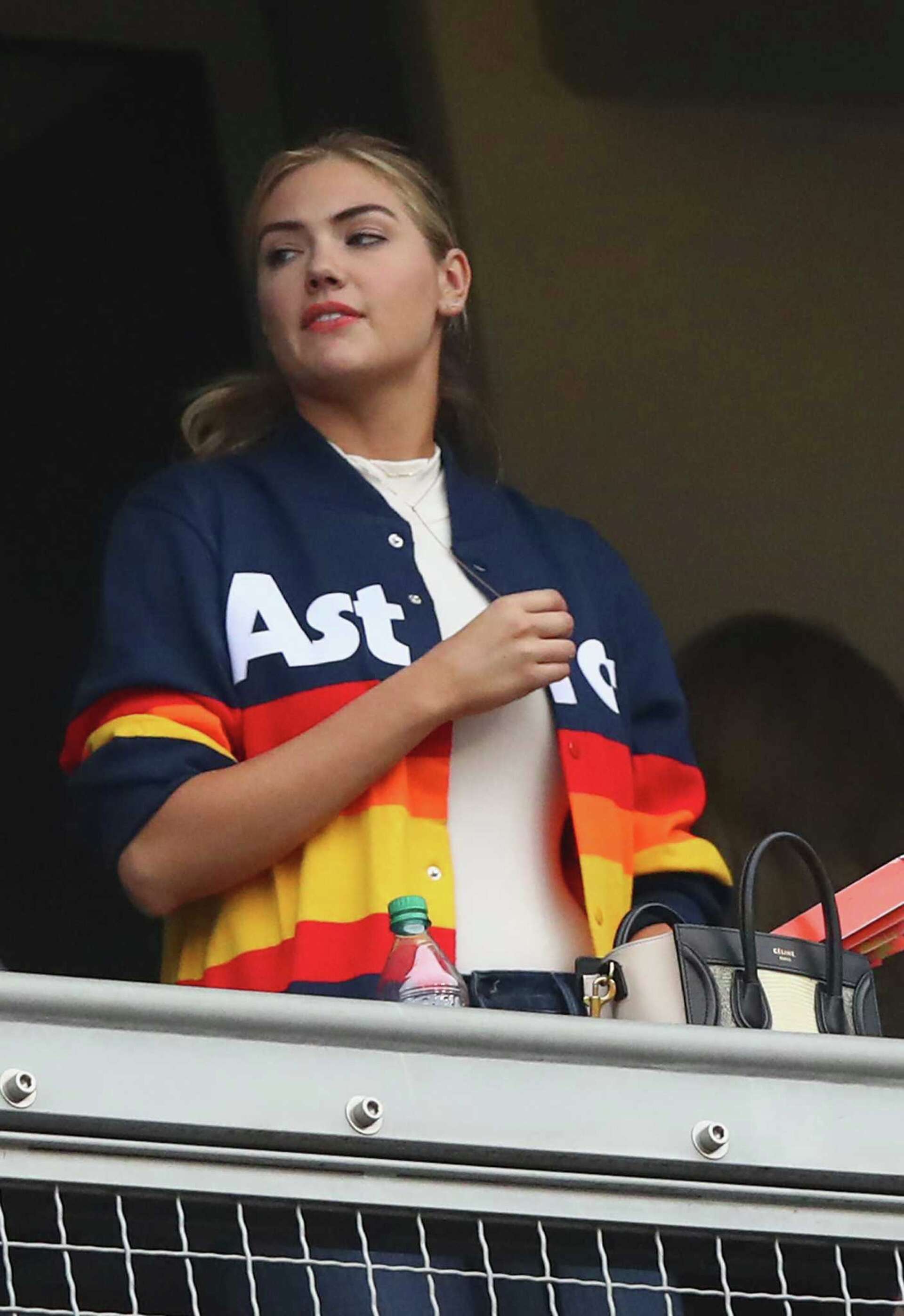 Kate Upton cheers on Justin Verlander from Dodger Stadium suite