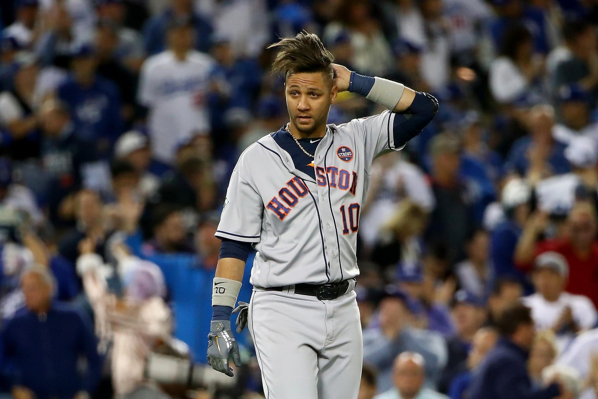 Yuli Gurriel suspended for 5 games next season for racist gesture