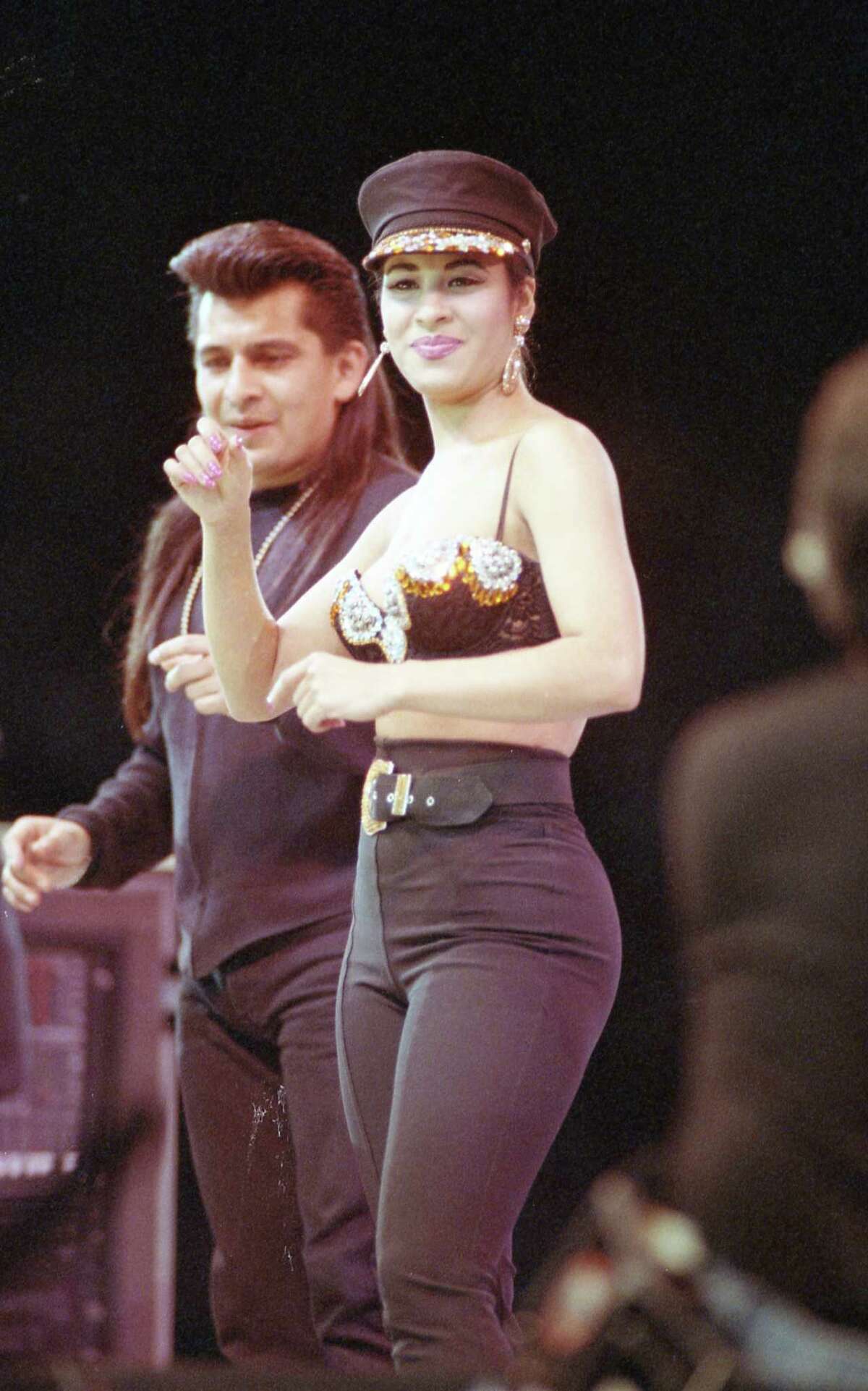 Remembering Selenas Astrodome Performances On What Would Have Been Her 47th Birthday 1313