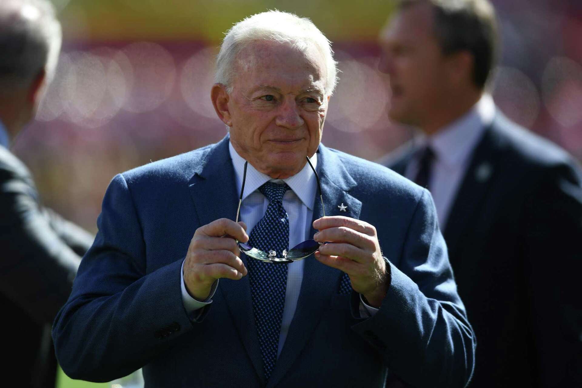 Jerry Jones apologizes for inappropriate racial comment made in 2013