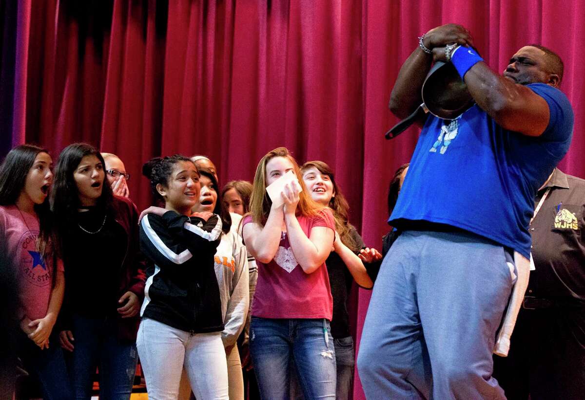 Ex Nfl Player Wyman Teaches Conroe Students About Choices