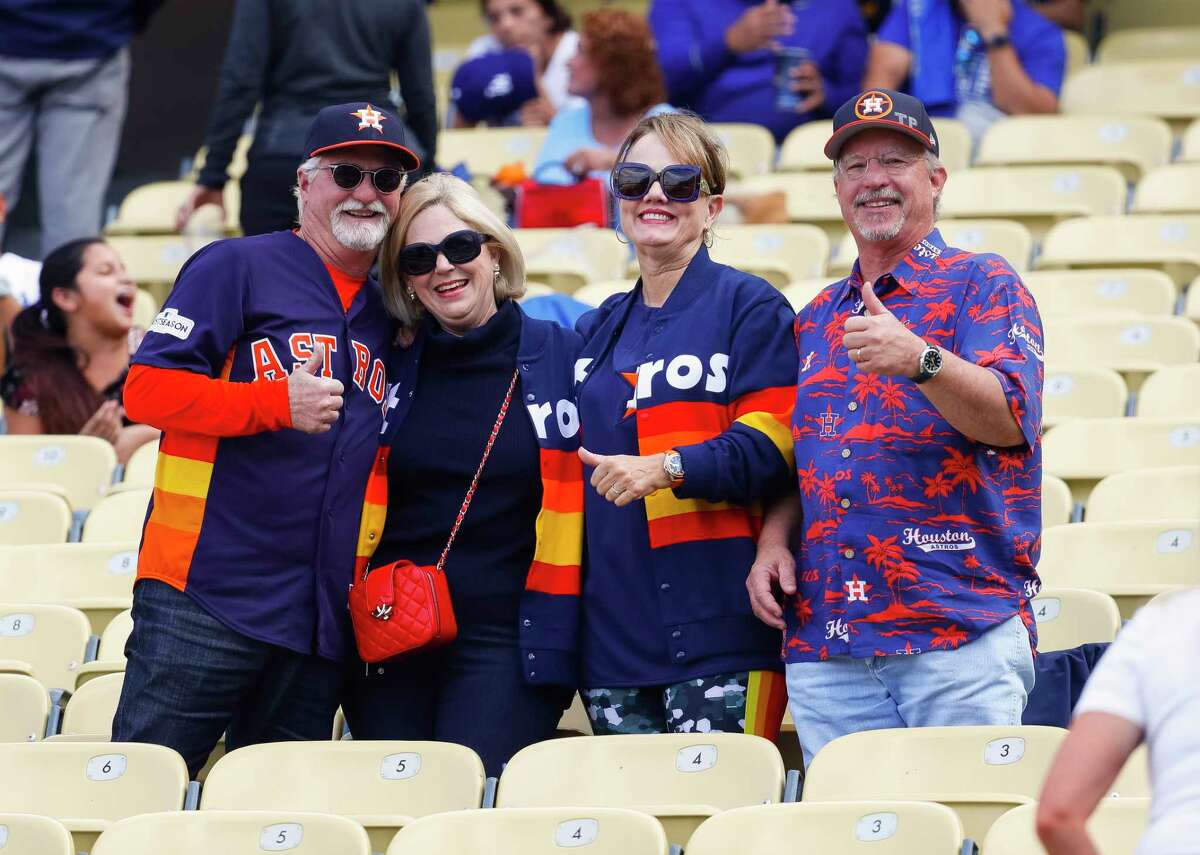 Astros' Carlos Correa splashes actor Ken Jeong with water