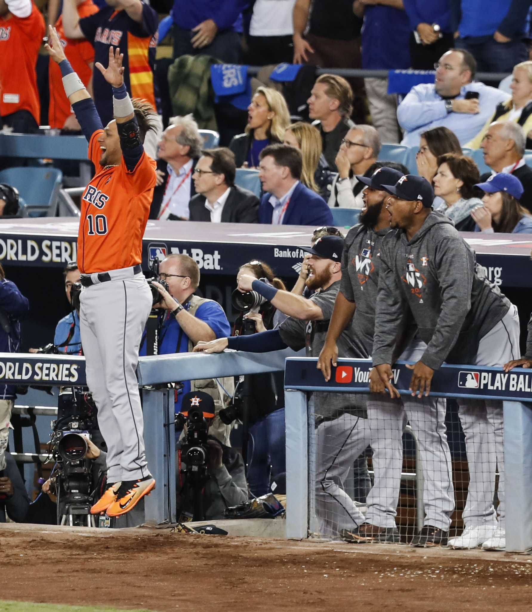 Astros' Yuli Gurriel ties for fourth in Rookie of the Year voting