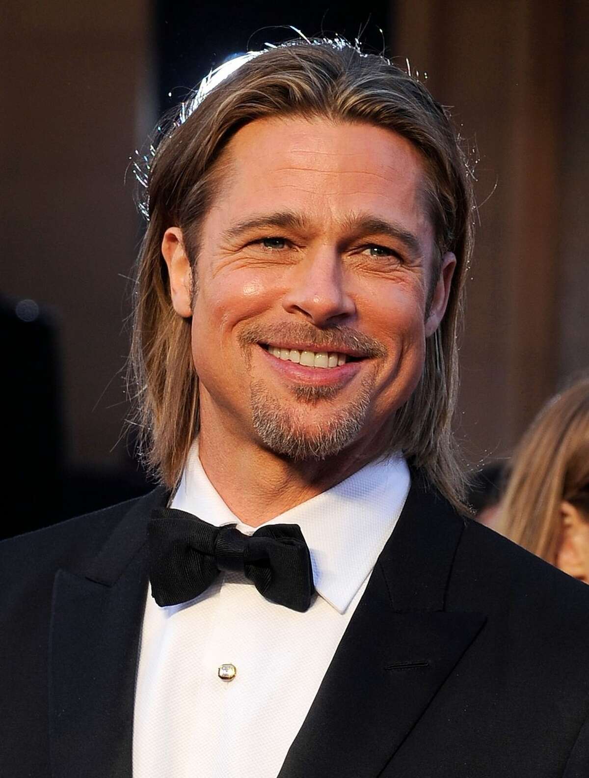 Brad Pitt spent $40,000 for "an exclusive experience with the San Antonio Spurs" at the 2018 annual auction benefit for the J/P Haitian Relief Organization in Los Angeles before the Golden Globes.