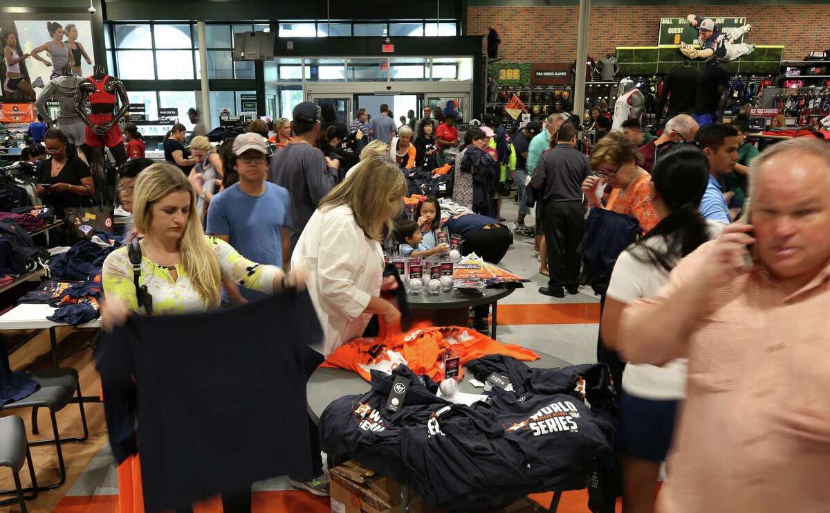 Astros fans get funky haircuts, tattoos for World Series