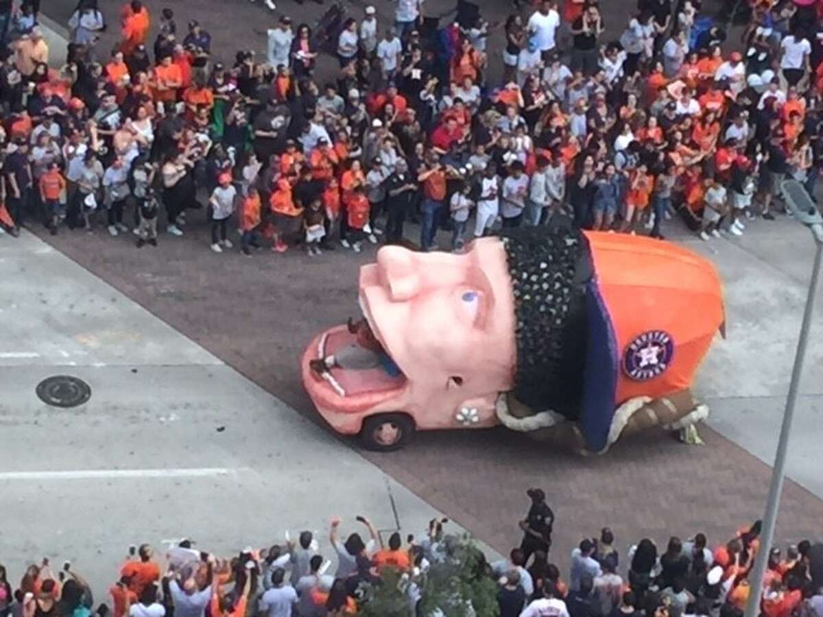 Astros Fans Come Out By The Hundreds Of Thousands To Celebrate The City S First World Series Title