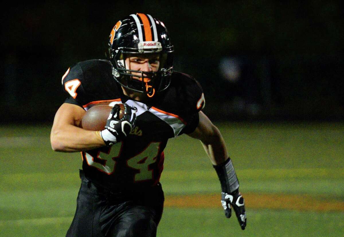 Shelton football defeats Amity
