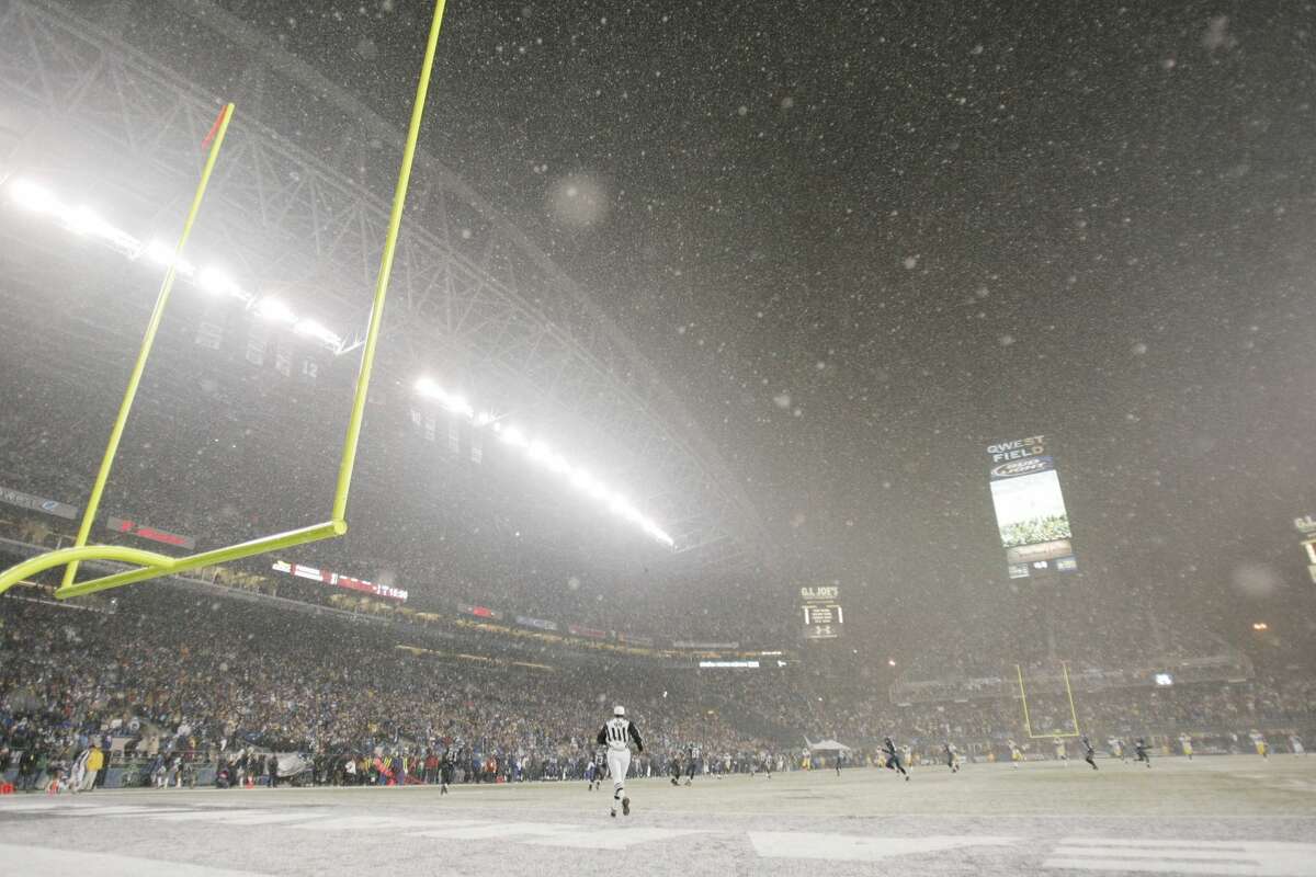 How do Seahawks usually fare at snowy CenturyLink Field?