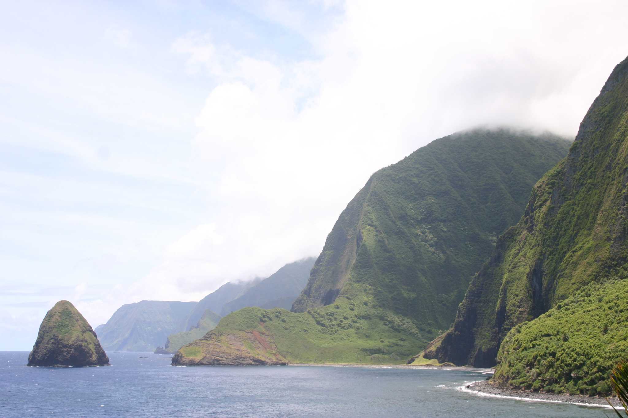 On Molokai island, the site of an 1860s leper colony draws determined travelers - SFGate2048 x 1365