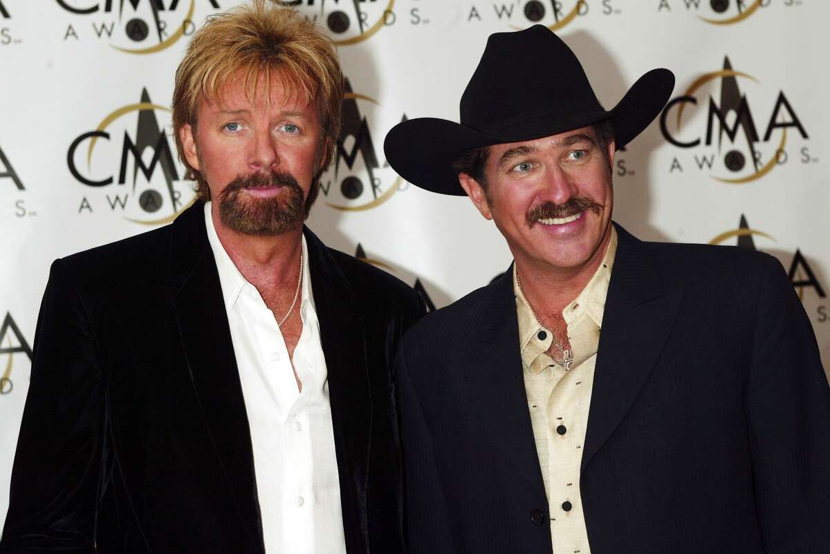 See how CMA Awards fashion has evolved through the years