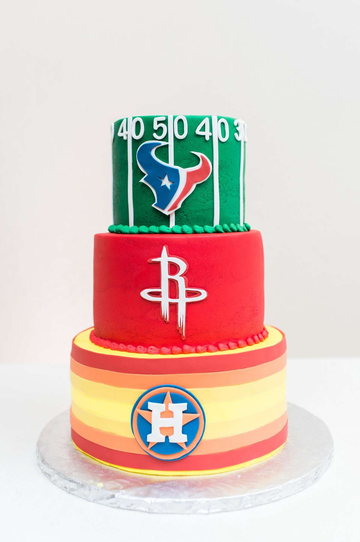 Houston Astros, Rockets, Texans fan creates epic groom's cake for