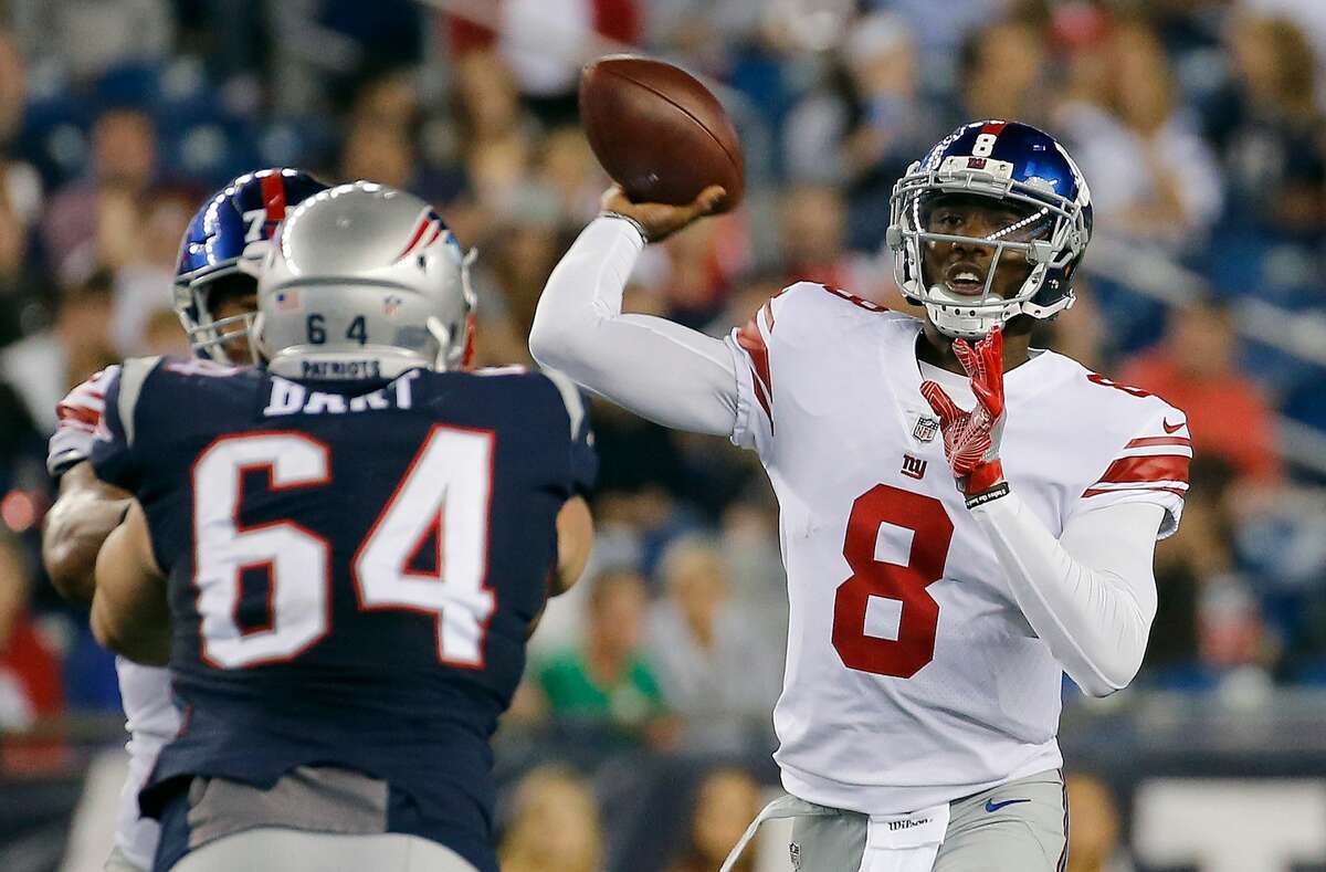 FOXBOROUGH, MA - AUGUST 25: New York Giants quarterback Mike