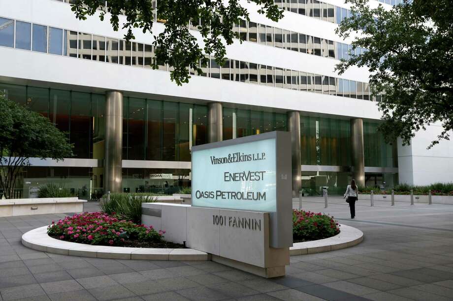 Texas' elite law firms in a race to raise pay for associates Houston