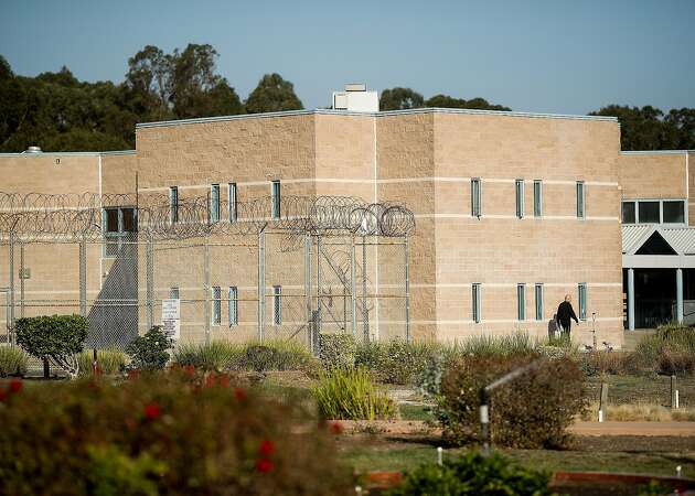 Mexican immigrants stuck at Richmond jail sue U.S. over denial of bond hearings