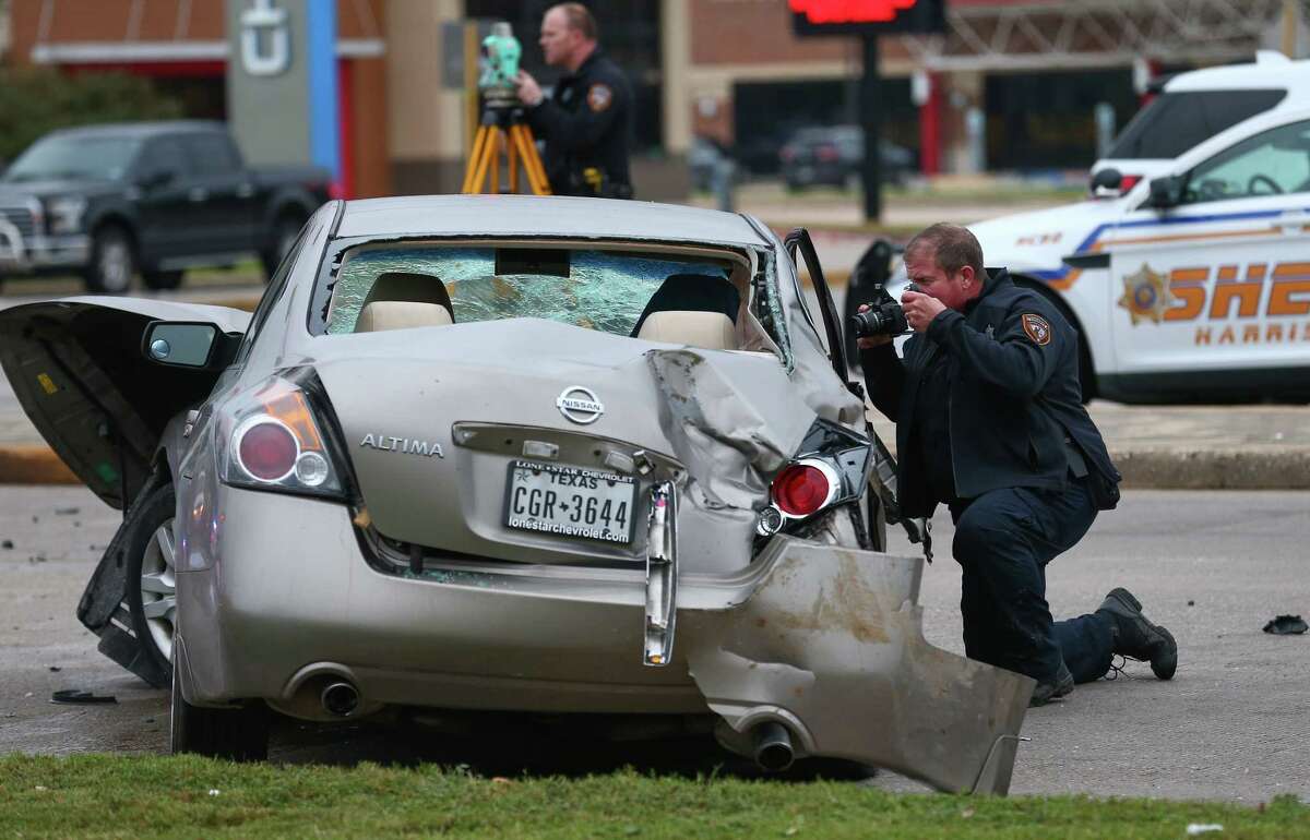One killed in northwest Harris County crash