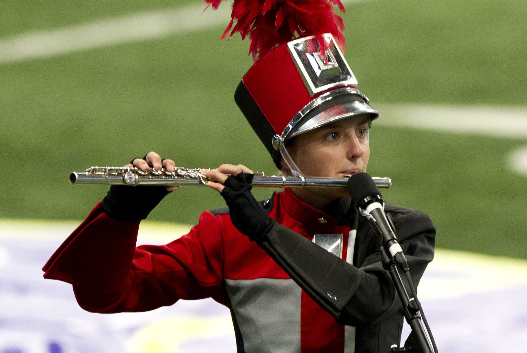 Smeraldo garden marching band текст. Флуте марш.