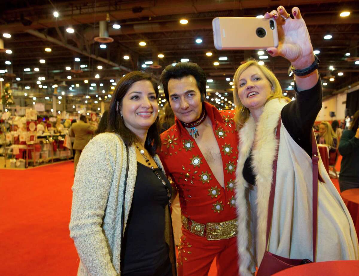 Before you go to this year's Nutcracker Market, check out our hacks