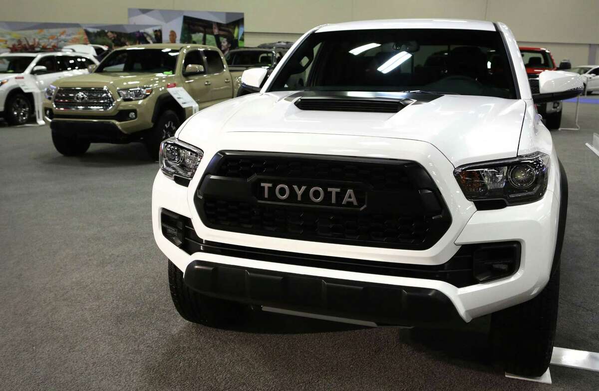 Toyota’s midsize Tacoma pickup truck had its best year ever in 2017, selling nearly 200,000 vehicles. Toyota is boosting production at its Baja California, Mexico plant while building another Tacoma facility in Guanajuato, Mexico.