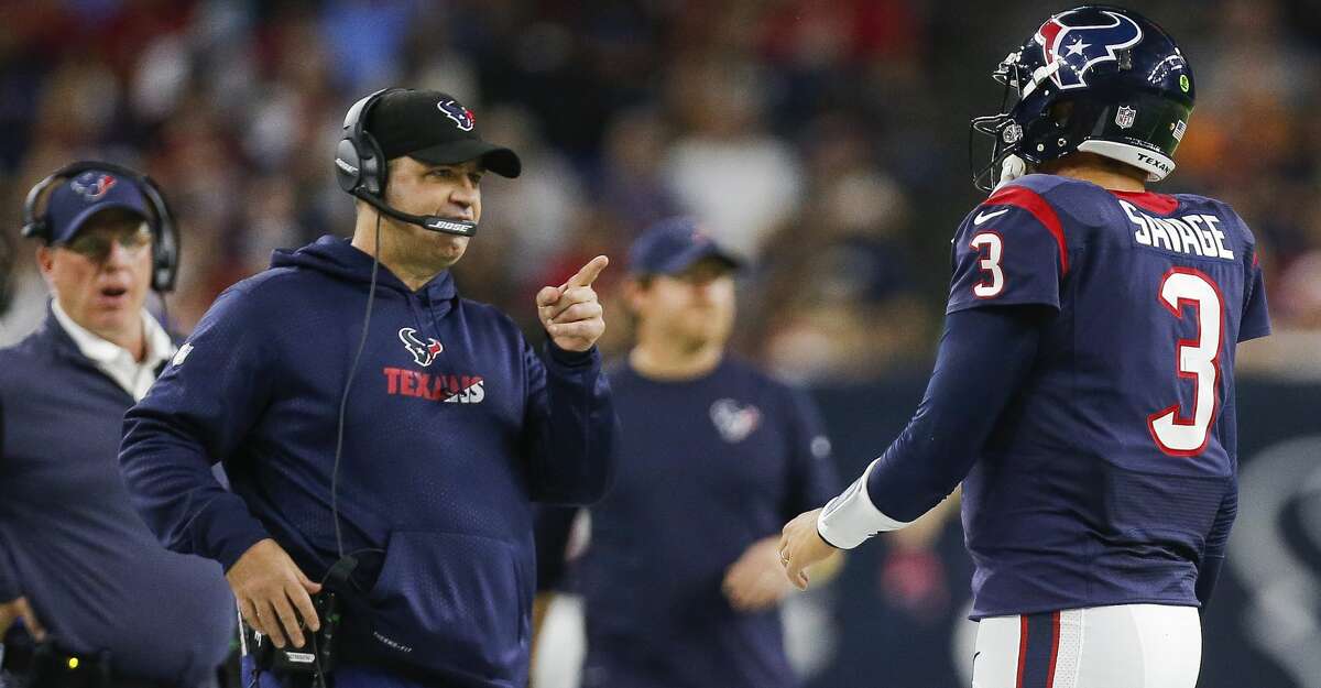 Houston Texans head coach Bill O'Brien talks to Houston Texans quarterback Tom Savage (3) after he failed to score a touchdown in the red zone during the second half as the Houston Texans take on the Cincinnati Bengals at NRG Stadium Saturday, Dec. 24, 2016 in Houston. ( Michael Ciaglo / Houston Chronicle )
