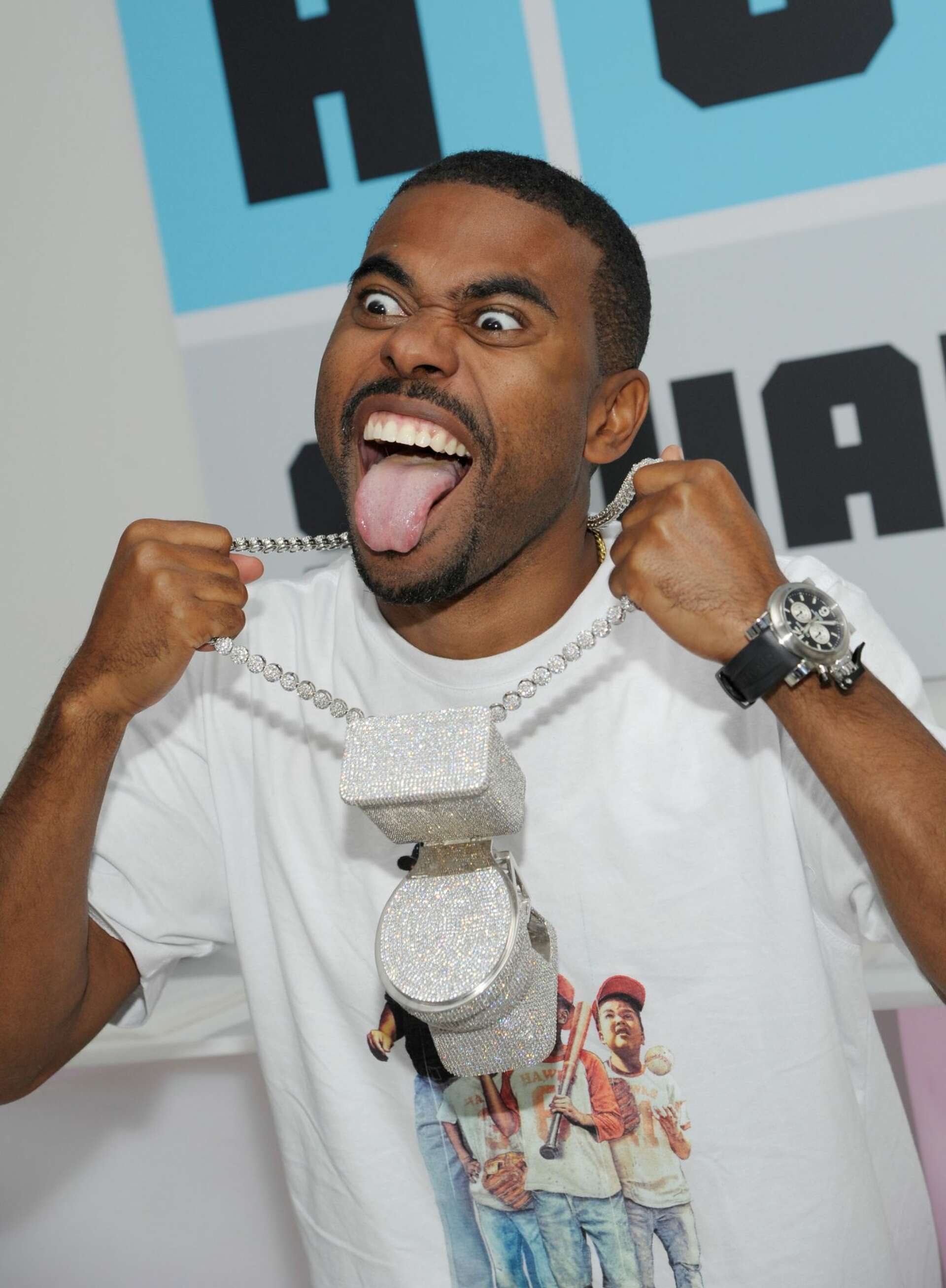 From Beyoncé to Cardi B, celebrities rock grills and jewelry by Houston's  Johnny Dang, image size:1920x2614