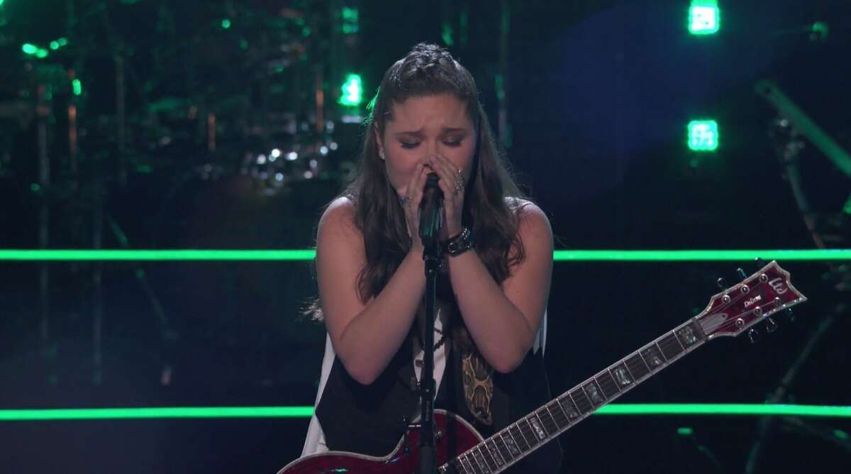 Latham's Moriah Formica rocking out on 'The Voice'