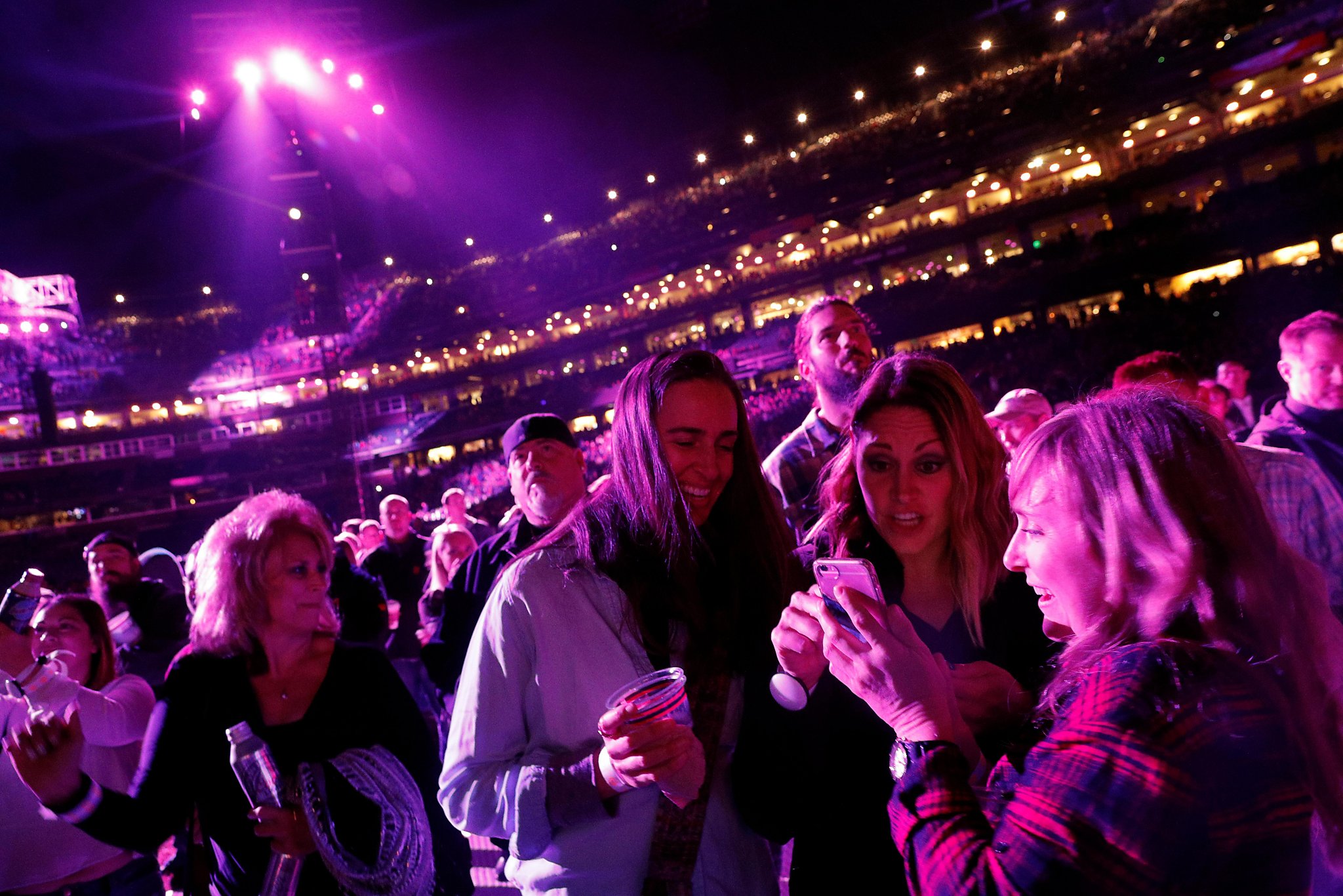 Benioff, Metallica join forces for wildfire relief concert at AT&T Park -  Curbed SF