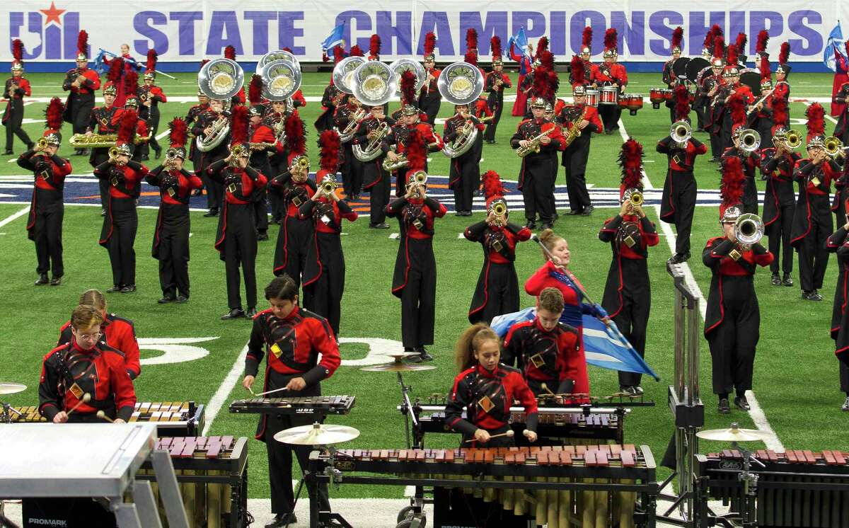 Porter plays patriotic tribute during historic state run